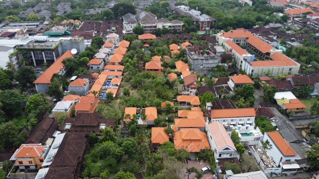 Three Brothers Bungalows & Villas Legian Exterior foto