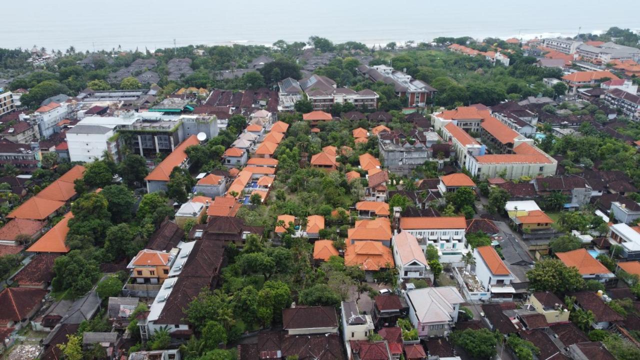 Three Brothers Bungalows & Villas Legian Exterior foto